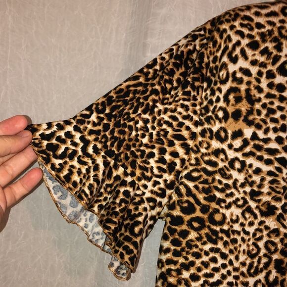 L Leopard Short Ruffle Sleeve Crewneck Top - Picture 8 of 8